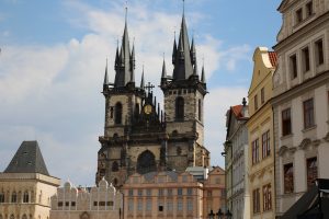 В Праге становится больше жителей, потребность в жилье растет